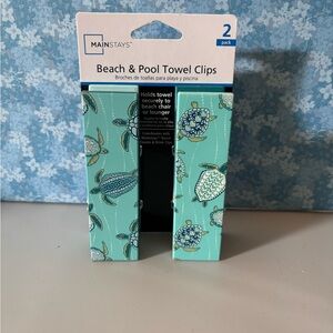 Beach and pool towel clips